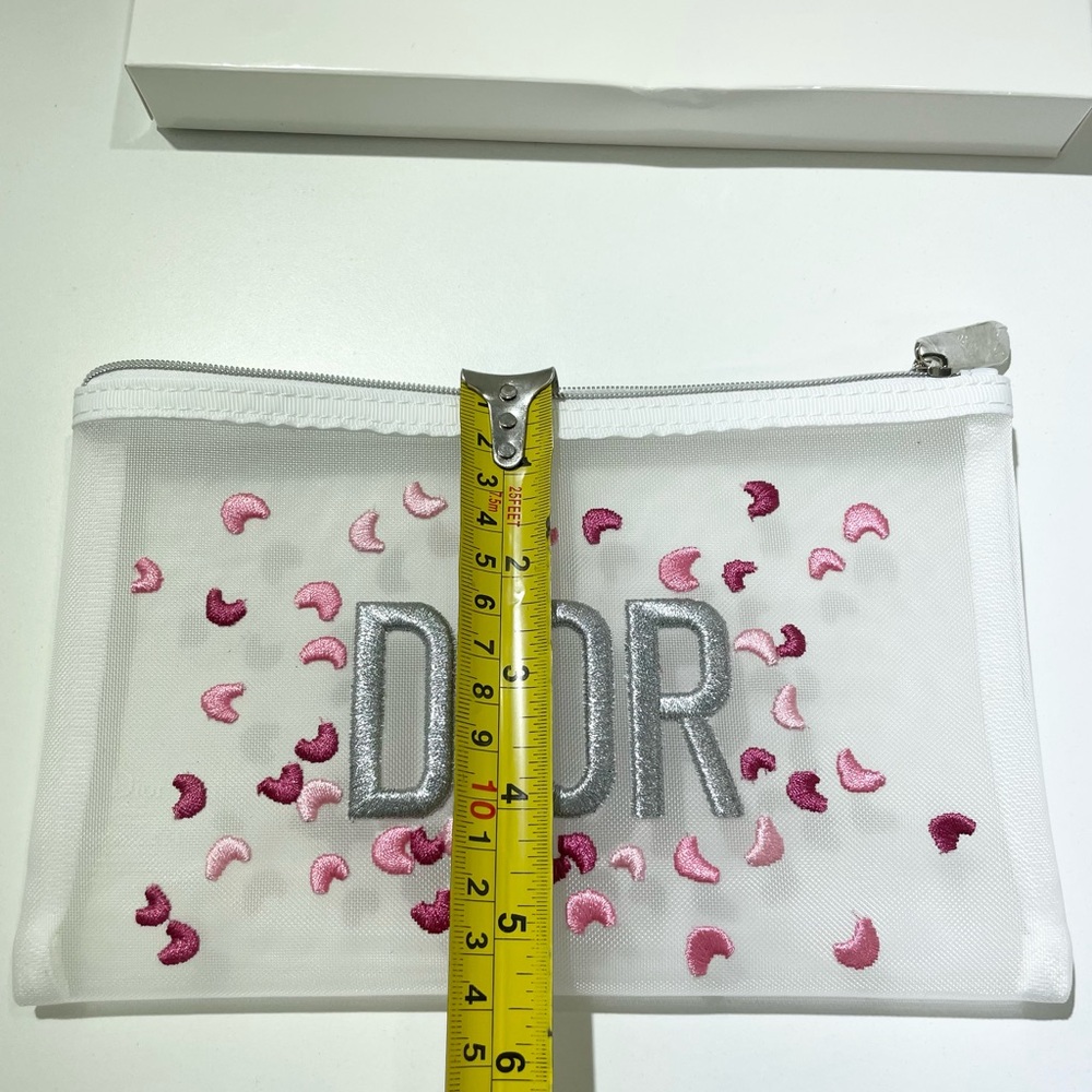 Dior beauty gift cosmetic bag - Picture 4 of 8
